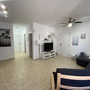 Precioso En El Centro De Conil Solo Familias Y Parejas Apartamento